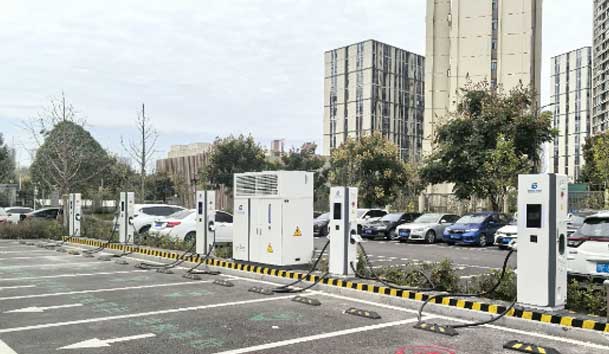 宜昌首批全液冷超充站投入運(yùn)營(yíng)，鴻嘉利助力高質(zhì)量充電基礎(chǔ)設(shè)施建設(shè)(圖2)